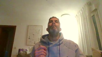 hotreds webcam model stream image