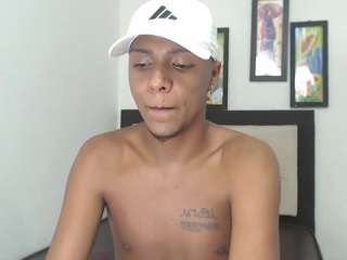 hotboyluxeet webcam model stream image