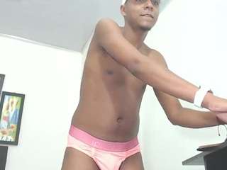 hotboyluxeet webcam model stream image