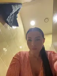 CrazzyChicks webcam model stream image