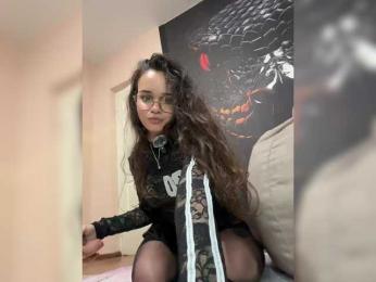 MilleMiMiMi webcam model stream image