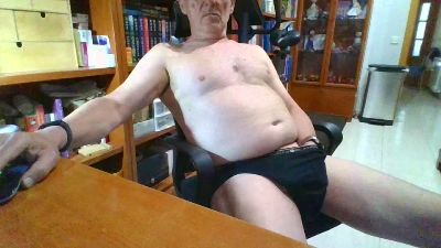 quique185bcn webcam cam4 model stream image