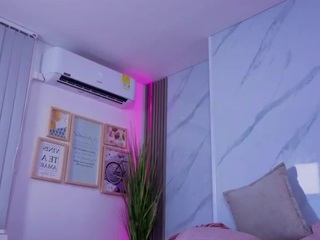 chlooee webcam model stream image