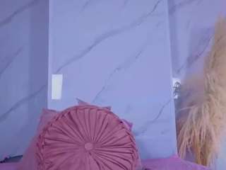 chlooee webcam model stream image