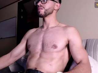 phantom-bigger1 webcam model stream image