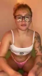 Isisbennett webcam model stream image