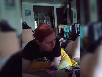 Madcouple webcam model stream image