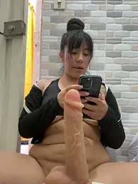 kim_monti webcam model stream image