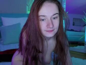 natural_meri_ webcam model stream image