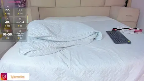 TylerCross_ webcam model stream image