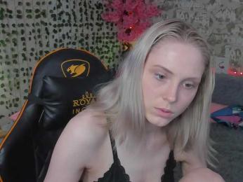 GinaGinaLove webcam model stream image