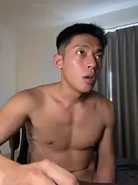 Yooo17 webcam model stream image