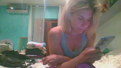 piccolaqueen webcam model stream image