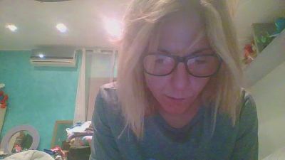 piccolaqueen webcam model stream image