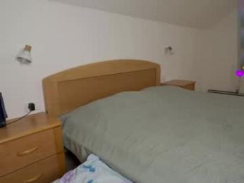 foxeslovefoxes webcam model stream image