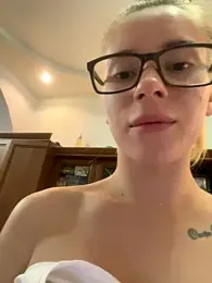 Horny_n_wet webcam stripchat model stream image