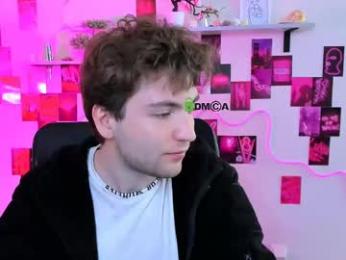 travis_wolf_ webcam model stream image