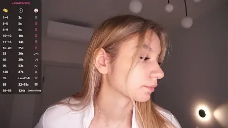 BrynnHolverson webcam model stream image