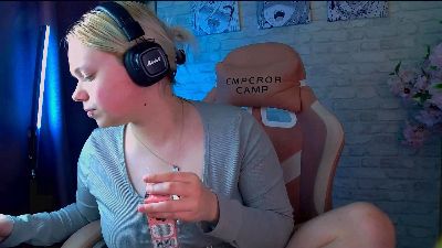 ZofiaRied webcam model stream image