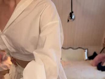 uwunikaa webcam model stream image