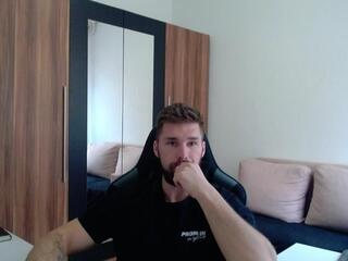 Darius Giles webcam model stream image