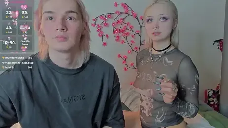 SweetheartsFriends webcam stripchat model stream image