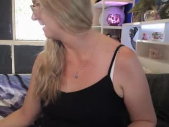 total_aussie_milfs webcam chaturbate model stream image