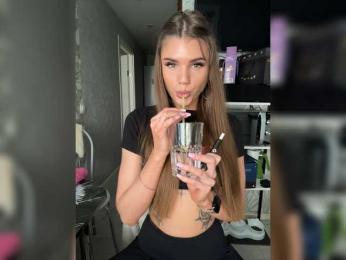 SweetyMia webcam bongacams model stream image