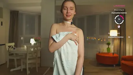 SharaNewbern webcam stripchat model stream image