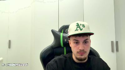 Hank_04 webcam model stream image