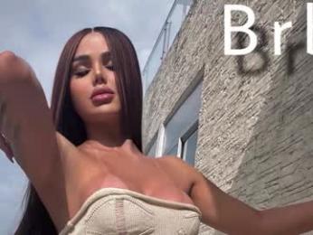 _saravictoria_ webcam model stream image