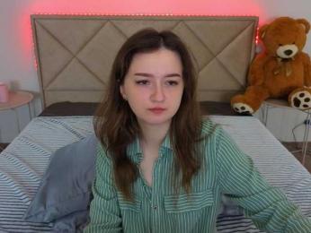 CyrenaLuxe webcam bongacams model stream image