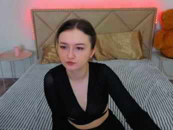 CyrenaLuxe webcam bongacams model stream image