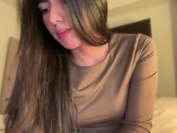 latinella webcam model stream image