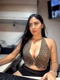 Sofia_Collins- webcam stripchat model stream image