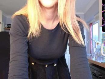 stripmequick webcam bongacams model stream image