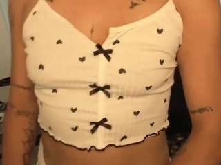 laura-b webcam camsoda model stream image