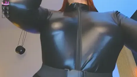 Kira_from_UA webcam model stream image