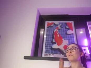 littlee33 webcam chaturbate model stream image