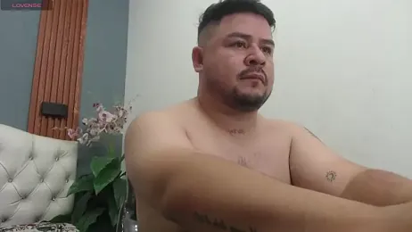 oso_dirty_ webcam model stream image