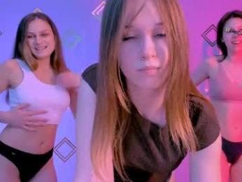 aria_wild_ webcam model stream image
