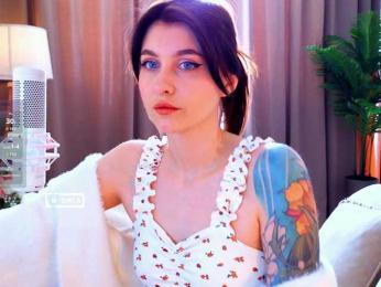 HoneyCherry webcam model stream image