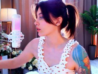 HoneyCherry webcam model stream image