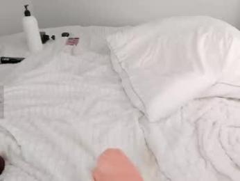 lil_shouty_bitch webcam chaturbate model stream image