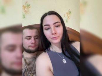 CrystalAndDavis webcam model stream image