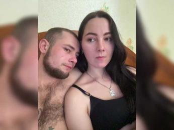 CrystalAndDavis webcam model stream image