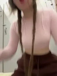 FroggyAnna webcam model stream image