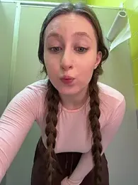 FroggyAnna webcam model stream image