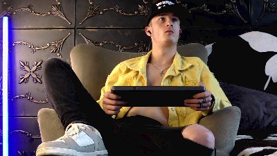 SirReed webcam model stream image