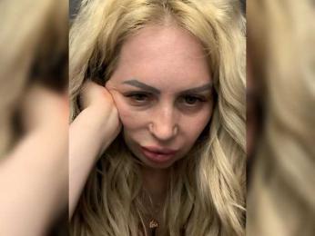 SweetJulia21 webcam model stream image